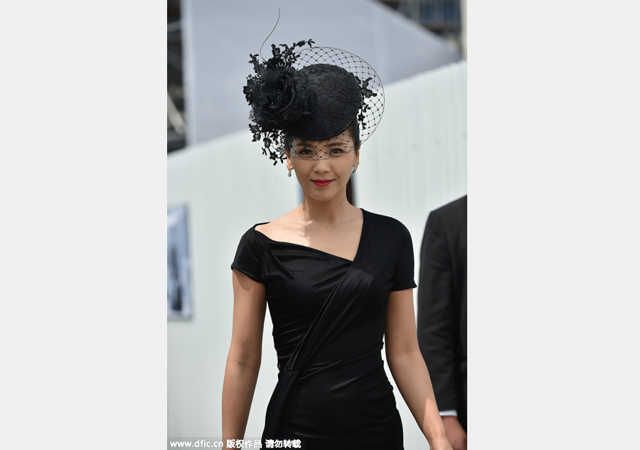 Fashionable hats at Shanghai Longines Champ