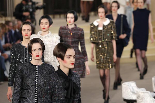 Chanel takes fashionistas to the casino at Haute Couture show