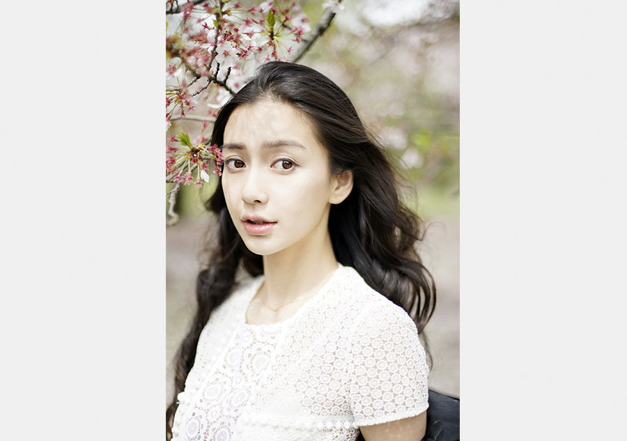 Angelababy releases new fashion photos