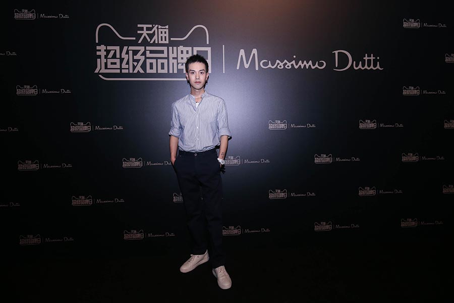 Massimo Dutti presents its first show in Asia