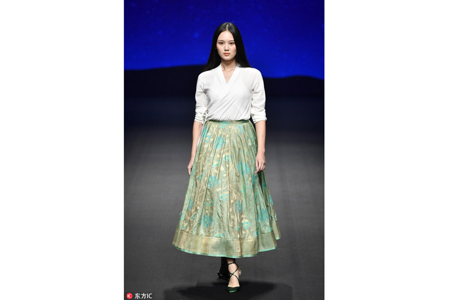 2017 China Fashion Week: Chu Yan
