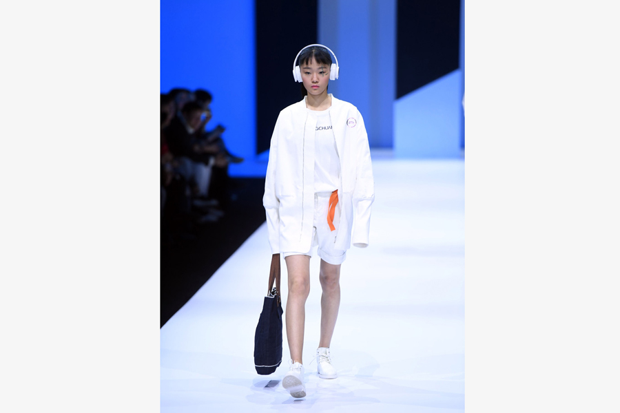 2017 China Fashion Week: Bing Chuan