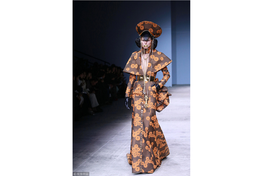 2017 China Fashion Week: Hu Sheguang