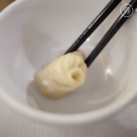 'Exploding' soup dumpling video riles Asian foodies
