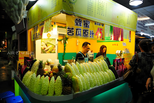Hit the Night Markets for Food in Taiwan