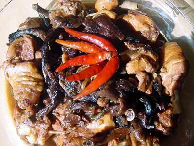 Chicken stewed with mushroom