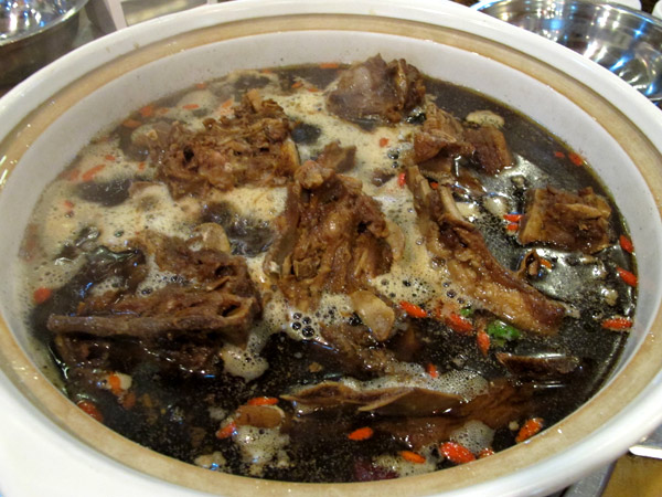 Tu Guo Lamb Spine Hot Pot (Yang Xie Zi)