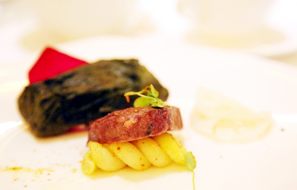 Steak wrapped in lotus leaves