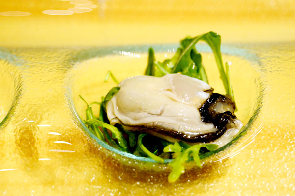 Oysters make spring sing for diners in Beijing