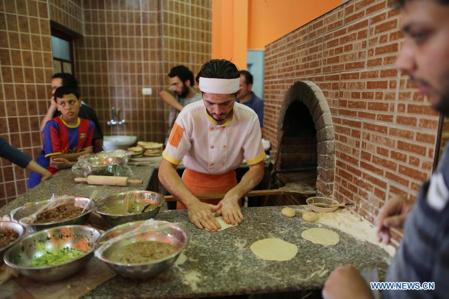 Glimpse of Syrian flavors and spices in Gaza