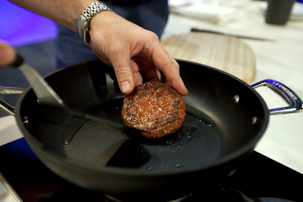 World's first laboratory-grown beef burger