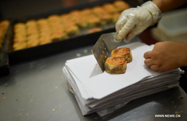 Handmade mooncakes in Changsha