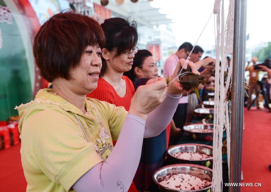 Dragon Boat Festival marked in Zhejiang