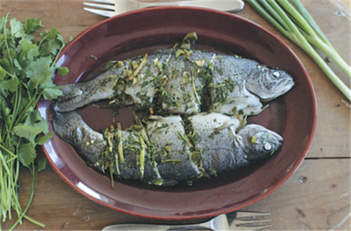 Baking whole fish easier, tastier than steaming it