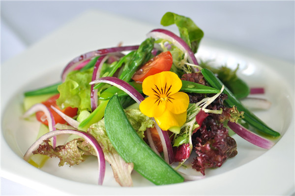 Food Insider: 10 ways to enjoy spring-fresh asparagus