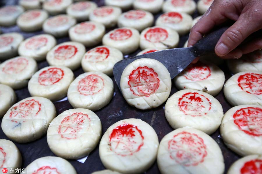 Anhui-style mooncakes bring authentic taste to E China