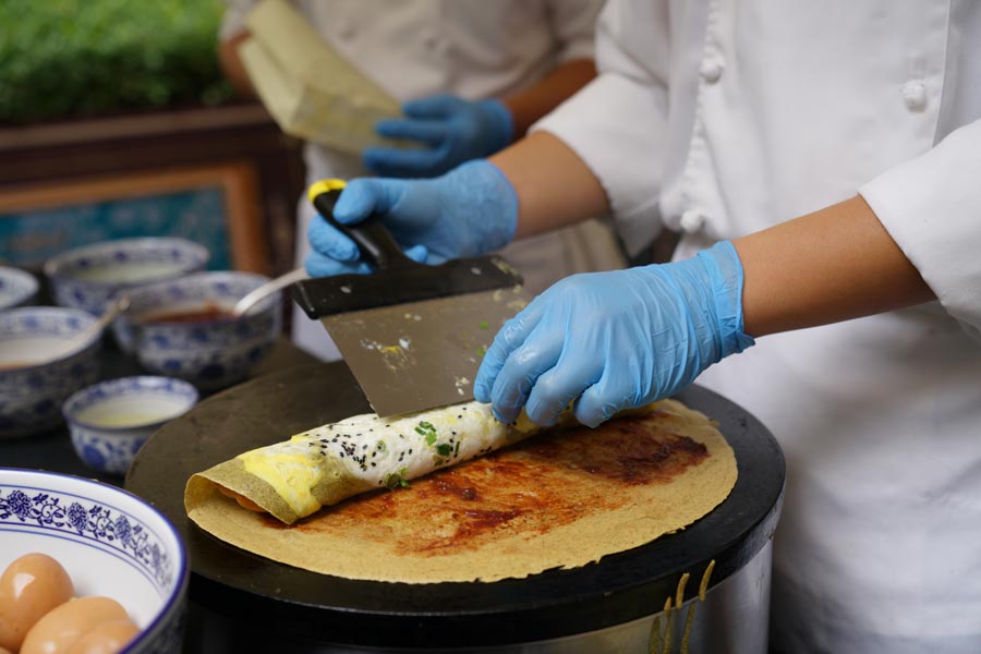 Street food culture explored in Tianjin