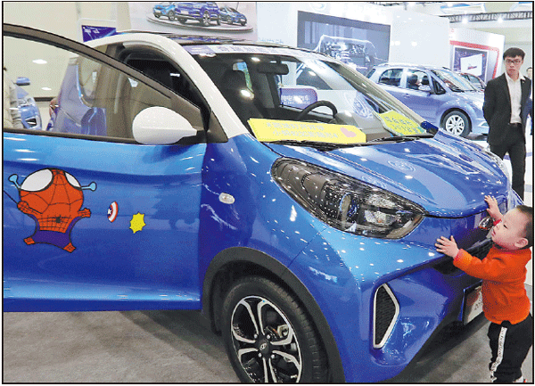 New energy vehicle sales gain traction