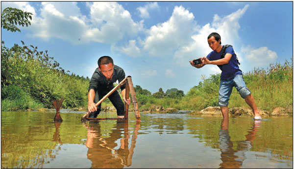 Farmers cultivate social media sales