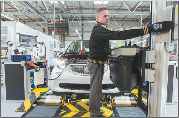 Geely, Daimler announce plans for joint venture
