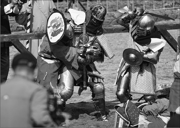 Buhurt players fight to revive ancient glory