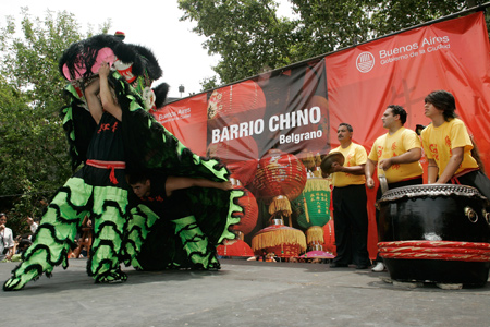 Dragon dance performed in Argentine China Street