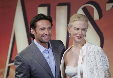 Kidman poses at world premiere of 