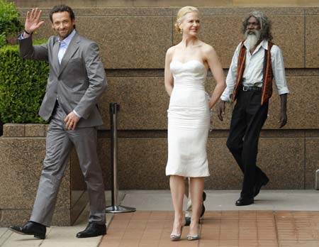 Kidman poses at world premiere of 