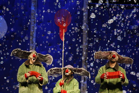 Clowns perform Slava's Snowstorm in Melbourne