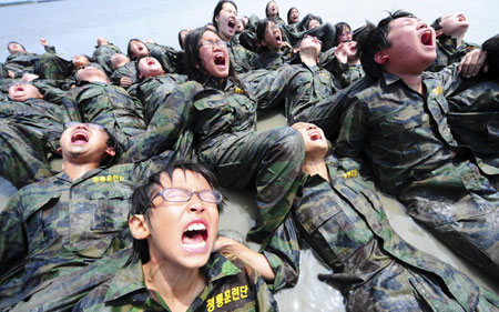 South Korean students trained in summer military camp