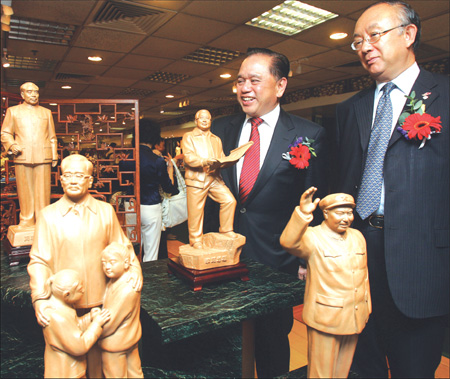 Masters put pottery works on display