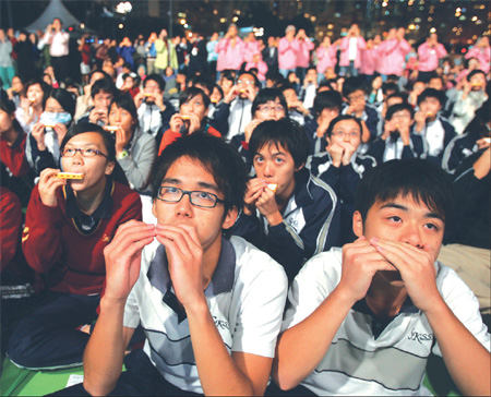Hong Kong 'philharmonica' wows 20,000