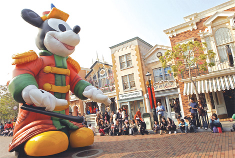 Govt: Disneyland bottom line a worry