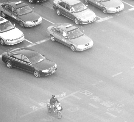 Short-term impact seen for auto makers on tax incentive removal