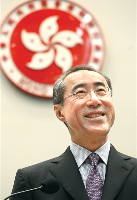 Tang resigns to mull run for CE