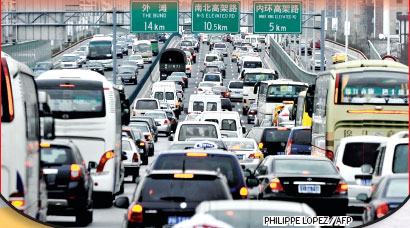 Traffic jams serious in Shanghai