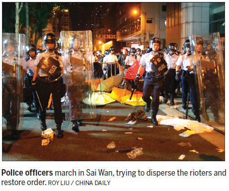 Illegal protest turns violent in Sai Wan