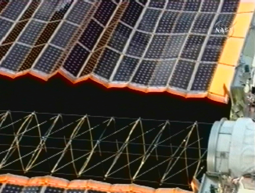 国际空间站新太阳能板首次亮相