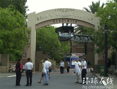 迪斯尼乐园再出事故 12岁少年过山车丧命