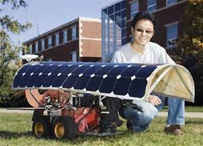 美发明太阳能农用机器人 靠阳光定时劳作