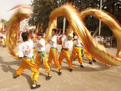 中国文化影响日益提高 全球各国热闹庆贺春节