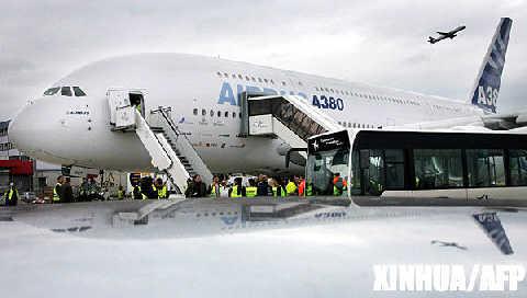 世界最大客机A380首次飞抵美国