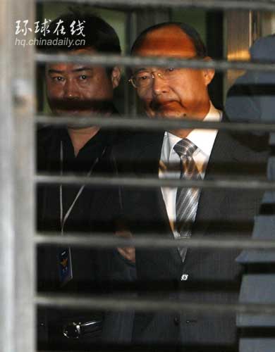 儿被打伤父率保镖报复