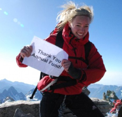22岁英国女大学生征服珠峰 破本国纪录