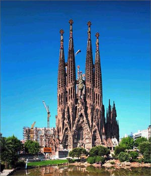西班牙圣家大教堂明年夏天开放