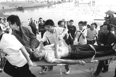 大学生结人梯救人3人溺亡续:集体申报见义勇为