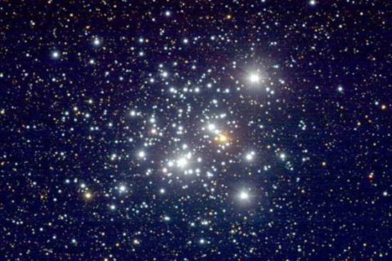 NASA天文望远镜拍到炫美“宝盒星团”