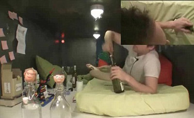 英主持人躲在箱中30天 悬赏3万英镑“捉迷藏”