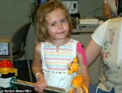 美国9岁女孩切除半个大脑 奇迹康复震惊医生