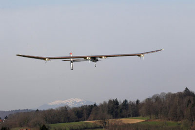 首架太阳能动力飞机试飞成功 新能源航空器一览